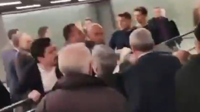 AK Partililer Meclis'i karıştırdı: Hakaretler, yumruklar havalarda uçuştu