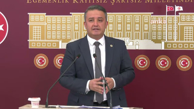 Yeni Yol'da ilk ayrılık