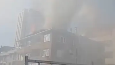 3 katlı binada yangın can aldı