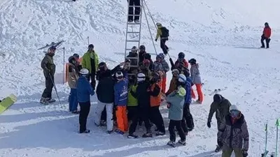 Kayak merkezinde kabus: Telesiyej kazasında onlarca yaralı var