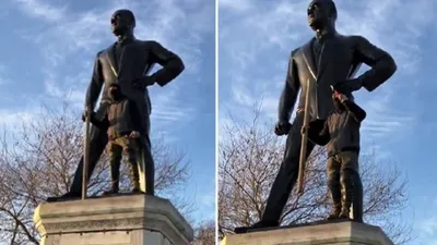 İstanbul'da bulunan Türkiye'nin ilk Atatürk heykeline saldırı!