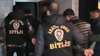 Yüksek maaş vaadiyle kandırarak fuhuşa zorlamışlar