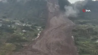Çin kabusu yaşıyor: Heyelan evleri yuttu, onlarca kayıp var