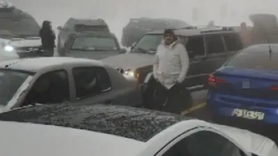 Kartepe yolunda yüzlerce araç mahsur kaldı!