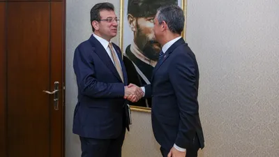 ''CHP'li belediyelerdeki operasyonlarda adım adım İmamoğlu'na gidiyorlar!''