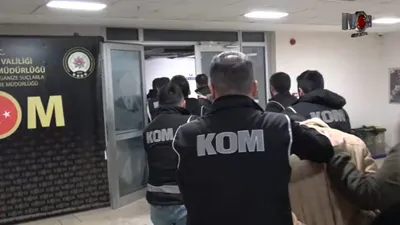 Kendilerini bakanlık görevlisi olarak tanıtıp 90 milyon TL çarptılar