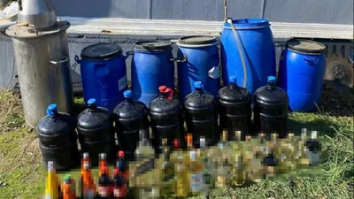 Yüzlerce litre kaçak ve sahte alkollü içki ele geçirildi