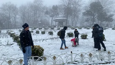 İstanbul'da 40 cm'lik kar alarmı: Hem AKOM hem Valilik saat vererek uyardı!