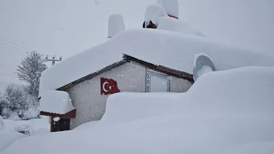 Aralıksız yağan kar bir şehrimizi Kutuplara çevirdi!