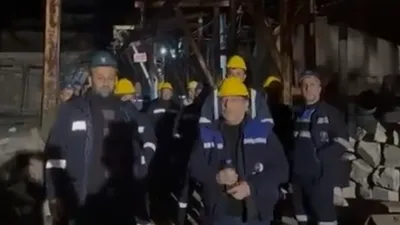 Özelleştirmeye direnen Çayırhan işçileri kendilerini madene kapattı