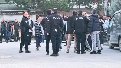 Alacak verecek tartışmasında mahalle savaş alanına döndü, kan aktı!