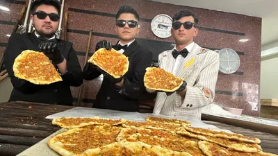 Türkiye'nin ''takım elbiseli fırıncıları'' kamerada