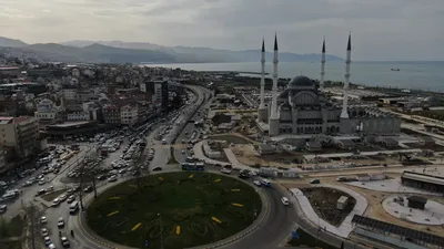 İnşaatı tam 7 yıldır sürüyor... Bölgenin en büyüğü olacaktı ama...