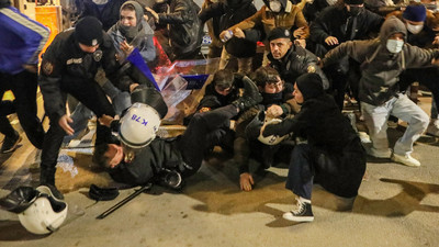 Antalya'da da protesto, biber gazı, tazyikli su ve gözaltılar var!