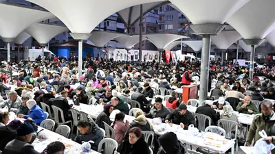 Muratpaşalılar iftar sofrasında buluşmaya devam ediyor