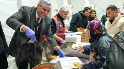 Manisa Büyükşehir Belediyesi'nden 10 bini aşkın kişiye sıcak yemek desteği