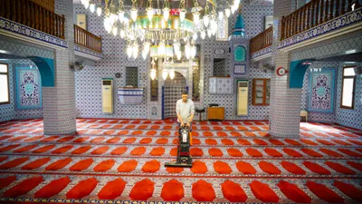 Konyaaltı’nda camilerde bayram temizliği