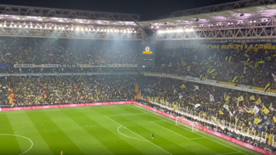 Kadıköy'de tribünlerden ''Hak, hukuk, adalet'' sloganları yükseldi