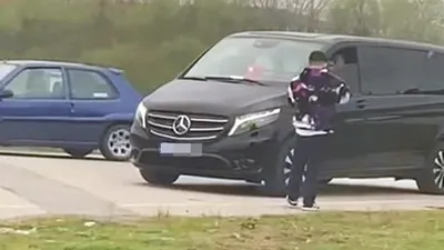 Polis trafik magandasına ''öyle çakılmaz böyle çakılır'' dedi!