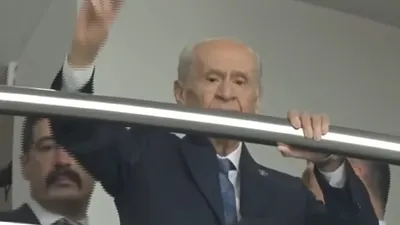 MHP lideri Bahçeli'nin hem yorgunluğu, hem de mutluluğu yüzüne böyle yansıdı