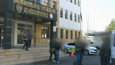 Sokak ortasında yan bakma cinayeti: Bir genç öldü, 3 şüpheli tutuklandı
