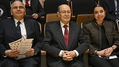 10. Cumhurbaşkanı Ahmet Necdet Sezer yıllar sonra ilk kez ortaya çıktı
