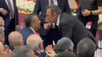 CHP kurultayında tanisyon yükseldi: Özgür Özel ile Berhan Şimşek arasında tartışma çıktı