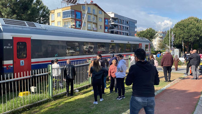 Trenin çarptığı kadın hayatını kaybetti! Feci kaza kamerada