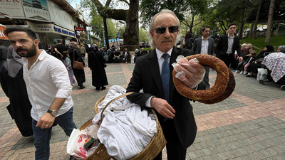 İşte insanın işe ve kendine saygısının kanıtı: O Türkiye'nin takım elbiseli, kravatlı simitçisi...
