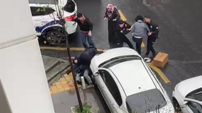 Mahalleyi ayağa kaldıran kavga: Komşularının evini taş yağmuruna tuttular!