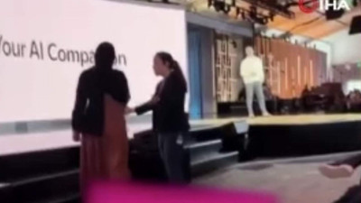 Microsoft, İsrail'i protesto eden yazılım mühendisi kovdu!