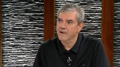 Yılmaz Özdil kameralar karşısında gözyaşlarına hakim olamadı