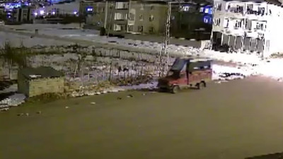 Van'da sokak ortasında akılalmaz hırsızlık!