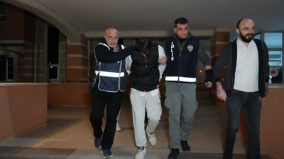 Hamile eşini öldürüp, günlerce cesetle birlikte yaşayan şüpheli çocuğuyla gezerken yakalandı!