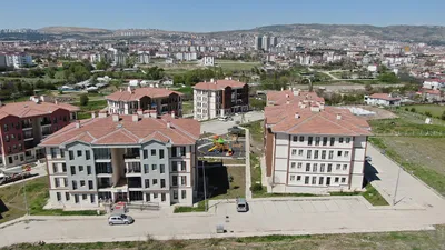 Deprem sonrası kalıcı konutlarındaki ''20 kat rant vurgunu''isyan ettirdi
