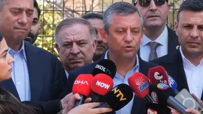 Saldırıya uğrayan Özgür Özel kameraların karşısına çıktı