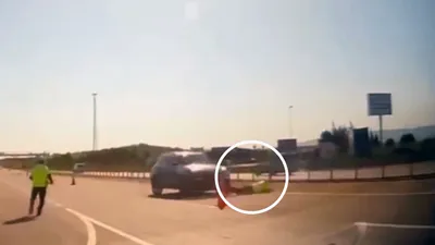 ''Dur'' ihtarına uymayan trafik canavarı polise çarpıp kaçtı!