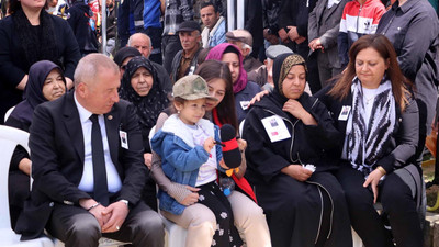 Şehidin 4 yaşındaki kızından kahreden sözler: ''İğne babama batıyor...''