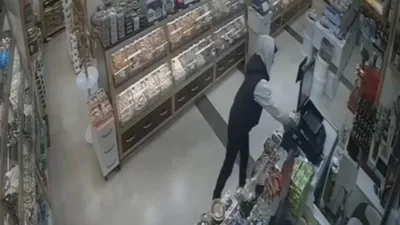 İstanbul'un vicdan hırsızı kamerada: 3-5 kuruş için değer miydi ?