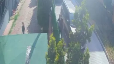 Gürültüden şikayet edip, sopayla çoluk çocuk aileye saldırdı!