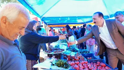 Konyaaltı Belediyesi Çiftçiler Günü'nde üretici pazarı kurdu