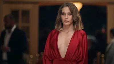 Serenay Sarıkaya uzun süre süren sessizlik sonrası geri döndü