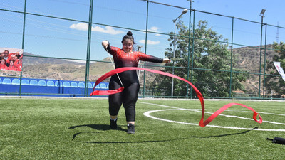 Türkiye'nin down sendromlu milli sporcusu Selin: ''Eve kapanmayın, benim gibi engelleri aşın''