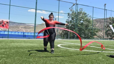 Türkiye'nin down sendromlu milli sporcusu Selin: ''Eve kapanmayın, benim gibi engelleri aşın''