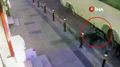 İstanbul'da fenalaşarak yola düşen kişinin korkunç ölümü kamerada!