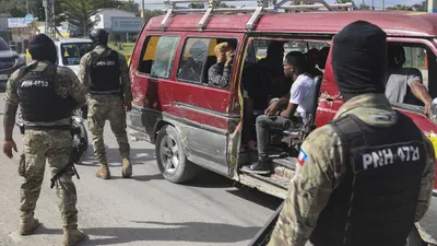 Bir kasaba kan gölüne döndü: Çocuk kadın demeden 50 kişiyi katlettiler