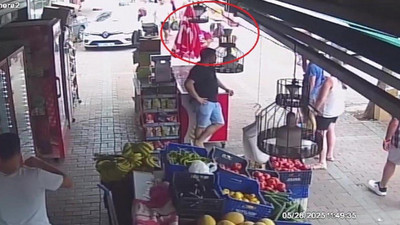 Türkiye'nin turizm başkentinde hareketli anlar: Turist kapkaçcıyı böyle kovaladı!