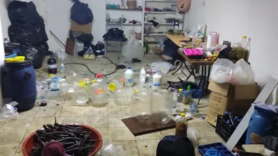 Tek kelimeyle iğrenç! Kaçak imalathaneye giren ekipler şoka uğradı