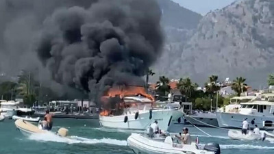Fethiye'de marinaya bağlı motoryat alev alev yandı