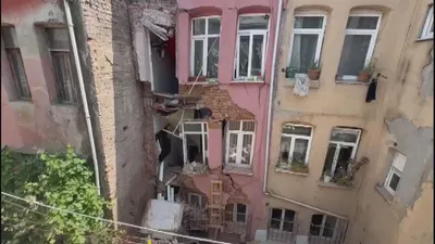 İstanbul'da 3 katlı binada çökme! Çevredeki binalar boşaltıldı